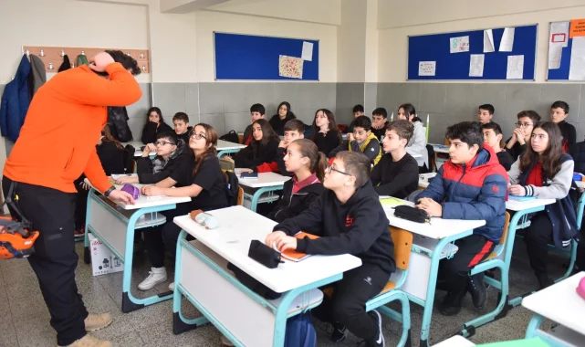 Bursa Yıldırım Belediyesi'nden deprem eğitimi