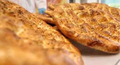 Bursa'da 450 gramlık BESAŞ ramazan pidesi 20 TL