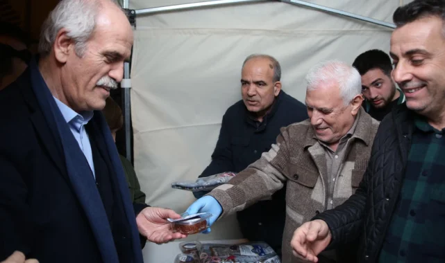 Bursa'da Başkan Bozbey'den Altepe'ye tatlı ikramı