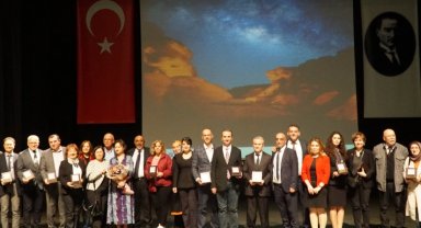 Bursa'da meslekte 60, 50, 40 ve 30'uncu yıllara plaket!