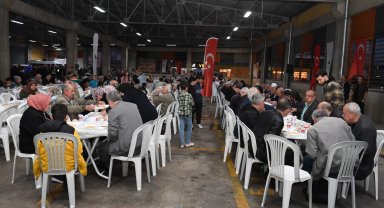 Bursa'da Osmangazi Belediyesi iftar sofrasında buluşturmaya devam ediyor
