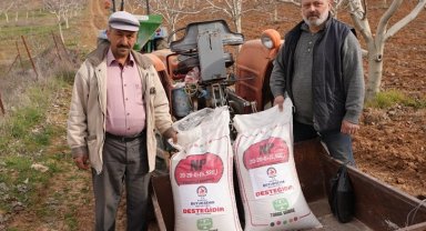 Denizli'de çiftçinin yüzü Büyükşehirle gülüyor