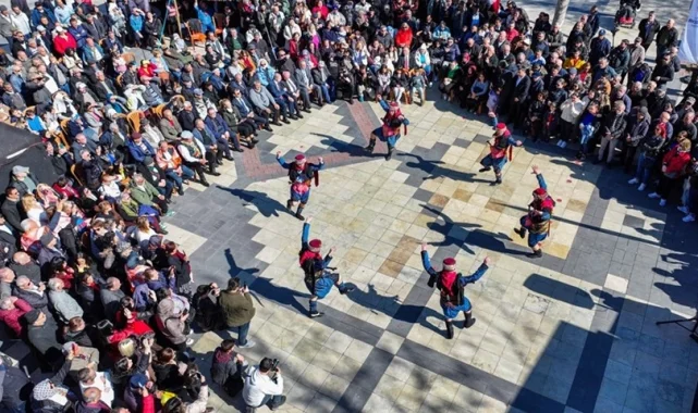 Denizli'de nevruz ateşi yandı