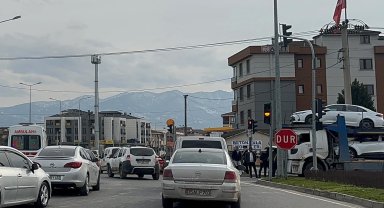 Düzce'de ışıklarda kaza: 1 yaralı