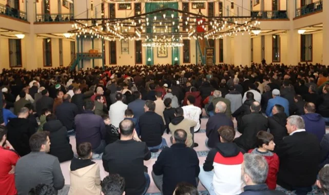 Hafız Adem Bilgetay, Kadir Gecesinde İnegöllülerle buluştu