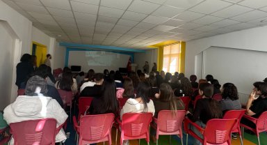 İstanbul Bakırköylü öğrenciler geleceğe umutla bakıyor