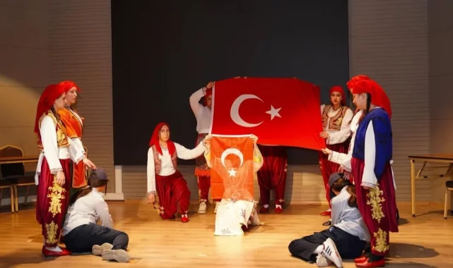 İstiklal Marşı'nın kabulünün 104. yılı Ayvalık'ta kutlandı