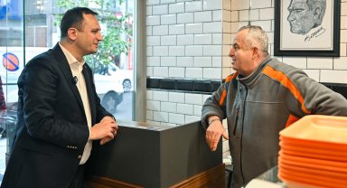 İzmir Bornova'da esnafa destek ziyareti