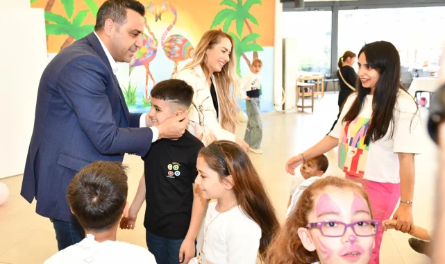 İzmir Çiğli'de miniklere bayram sürprizi