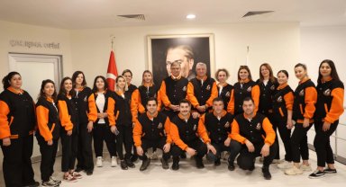 İzmir Güzelbahçe Gençlik'ten Başkan Tugay'a ziyaret