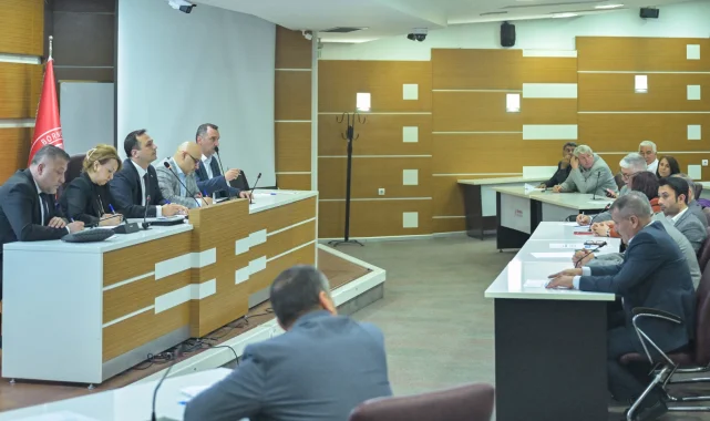 İzmir'de Başkan Eşki, muhtarlarla buluştu