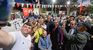 İzmir'de dayanışma sofrası Foça'da kuruldu