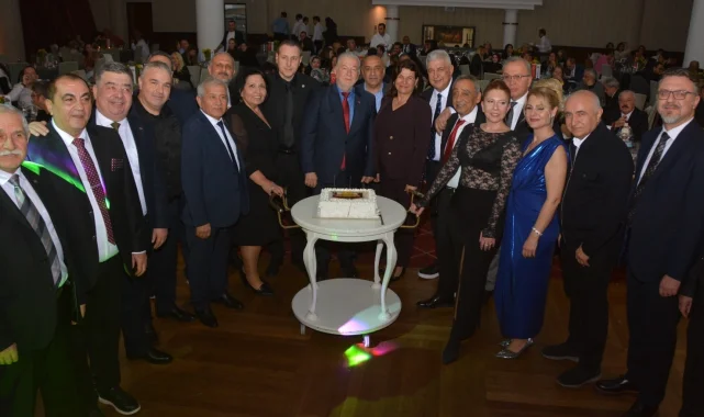 İzmir'de Emlak Komisyoncuları Odası 26. yılını kutladı
