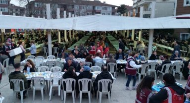 İzmit Cumhuriyet Mahallesi aynı sofrada buluştu