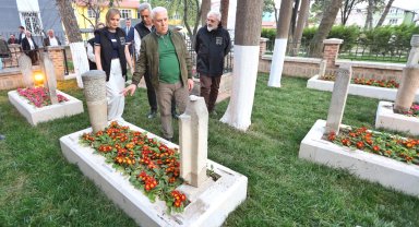 İznik Mahmud Çelebi Camii'nin haziresinde bakım onarım