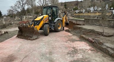 Kayseri Melikgazi'de mezarlıklar bayrama hazır