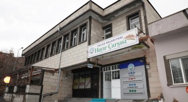 Kayseri Talas'ta ulu çınarlara un desteği