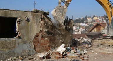 Kocaeli Cedit'te 7 bina daha yıkıldı