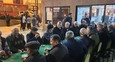 Kocaeli Gölcük'te Başkan Sezer vatandaşlarla bir arada