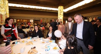 Kocaeli protokolü yetimleri ağırladı