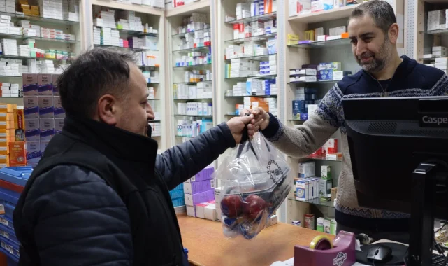 Kocaeli'den nöbetçi eczacılara sahurluk ikram