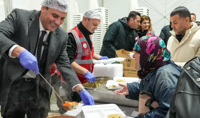 Manisa Büyükşehir'den 10 bini aşkın kişiye sıcak yemek desteği