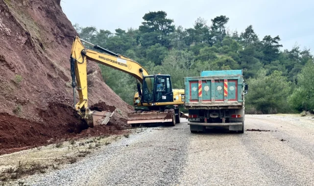 Manisa'da yol çalışmalarına devam