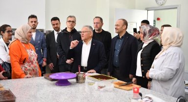 Memduh Büyükkkılıç KAYMEK kursiyerleriyle buluştu