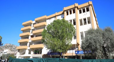 Muğla Büyükşehir 1 No'lu hizmet binasının yıkımına başladı