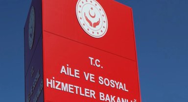 O görüntülere Bakanlık'tan açıklama... Babaya gözaltı, çocuklar devlet korumasında!
