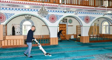 Ramazan Bayramı öncesi camilere temizlik