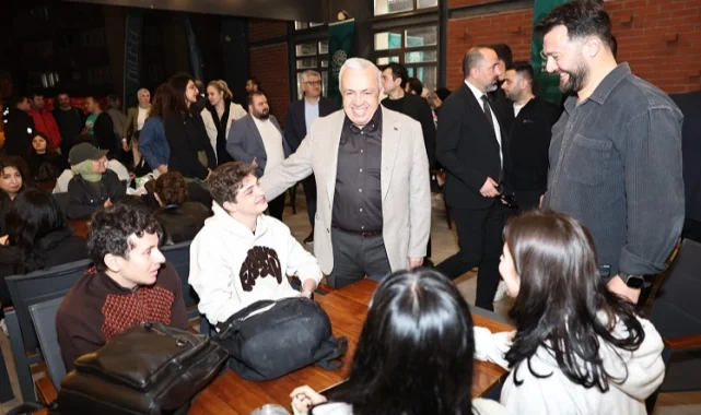 Şadi Özdemir üniversite öğrencileriyle sahurda buluştu