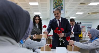 Sakarya Hendek'te emekçi kadınlara konuk oldu