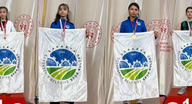 Sakarya'nın yıldızları Kütahya'daki turnuvaya şampiyonlukla damga vurdu