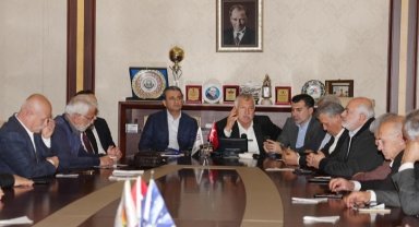 Suriye'deki katliamlara Adana'dan tepki