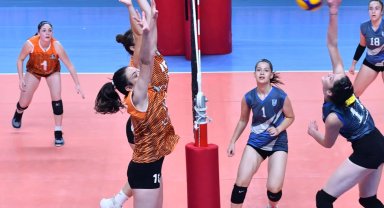Voleybol maçında kadınlar sahada olacak