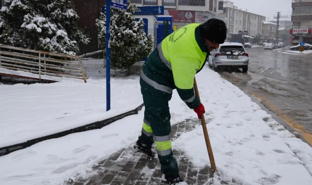 Ankara Keçiören'de kar yağışına hızlı müdahale