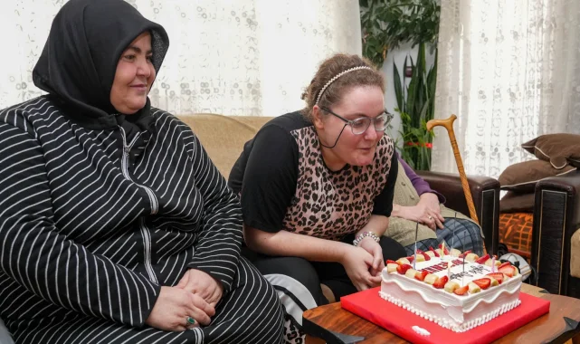 Ankara Keçiören'de özel bireylere sürpriz doğum günü