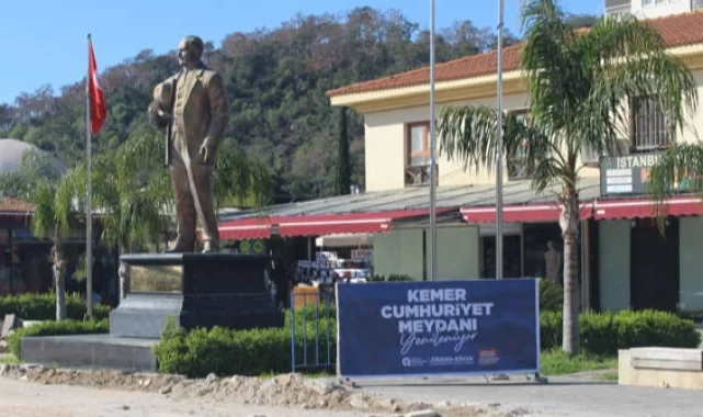 Antalya Kemer Cumhuriyet Meydanı turizm sezonuna hazırlanıyor