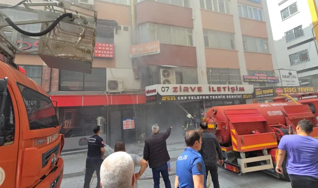 Antalya Kumluca'da iş hanında yangın paniği!