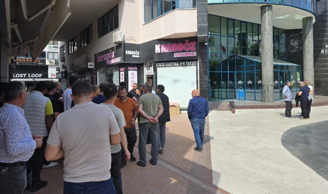 Antalya Kumluca'da pazarcılardan yine protesto!