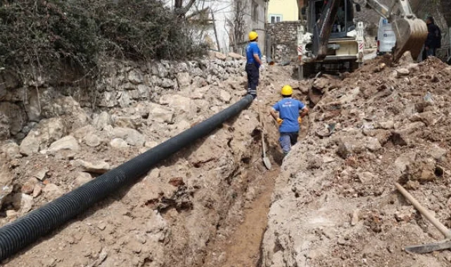 Antalya Toklularda kanalizasyon hattını yenileniyor