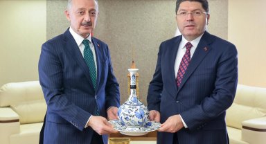 Bakan Tunç'tan Kocaeli'den Başkan Büyükakın'a ziyaret
