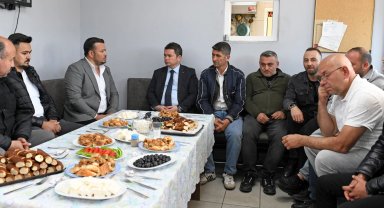 Başkan Aydın taksici esnafı ile kahvaltı yaptı