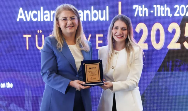 Başkan Ovalıoğlu kadın ve gençlik zirvesinde konuştu