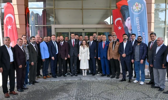 Başkan Zeyrek, Manisa Ağrılılar Derneği üyeleri ile bir araya geldi