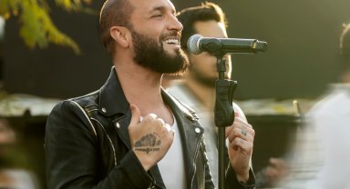 Berkay'dan 14'ncü Alaçatı Ot Festivali'nde muhteşem konser
