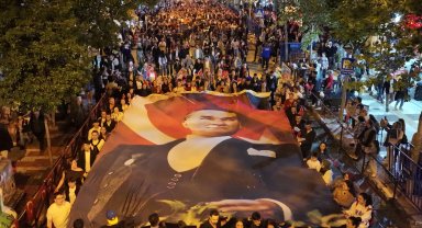 Binlerce Manisalı Festival kortejinde buluştu