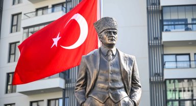 Bornova'da Abide-i Hürriyet Meydanı açıldı
