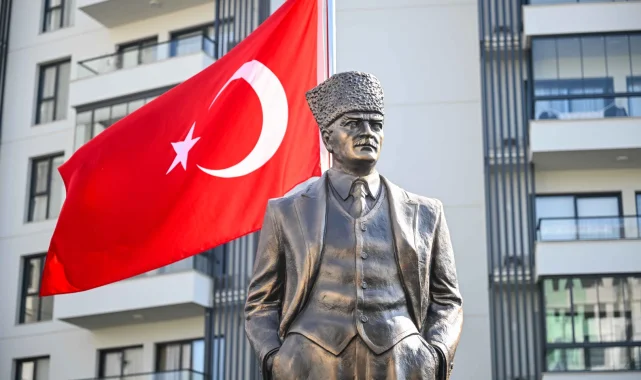Bornova'da Abide-i Hürriyet Meydanı açıldı